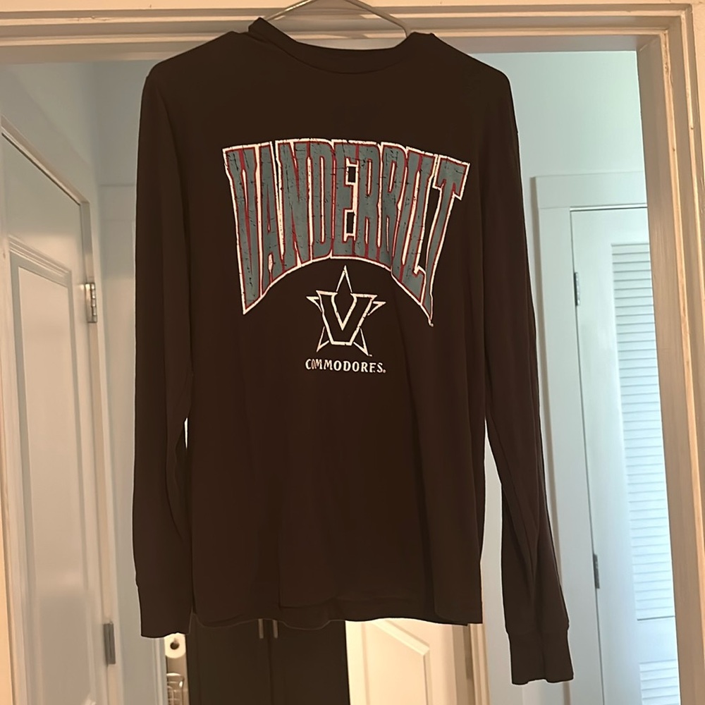 Black Vanderbilt long sleeve.